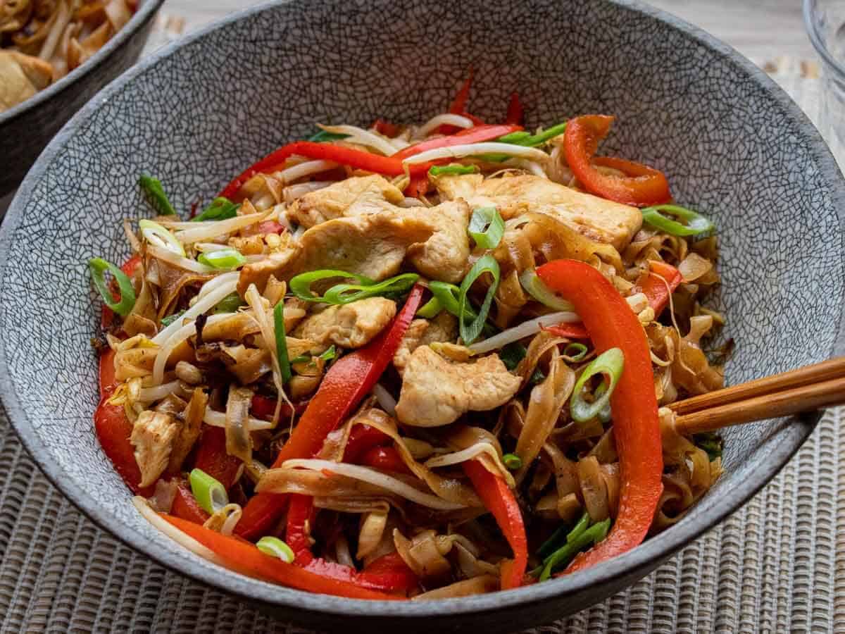 Rijstnoedels met Kip (Chow Fun)