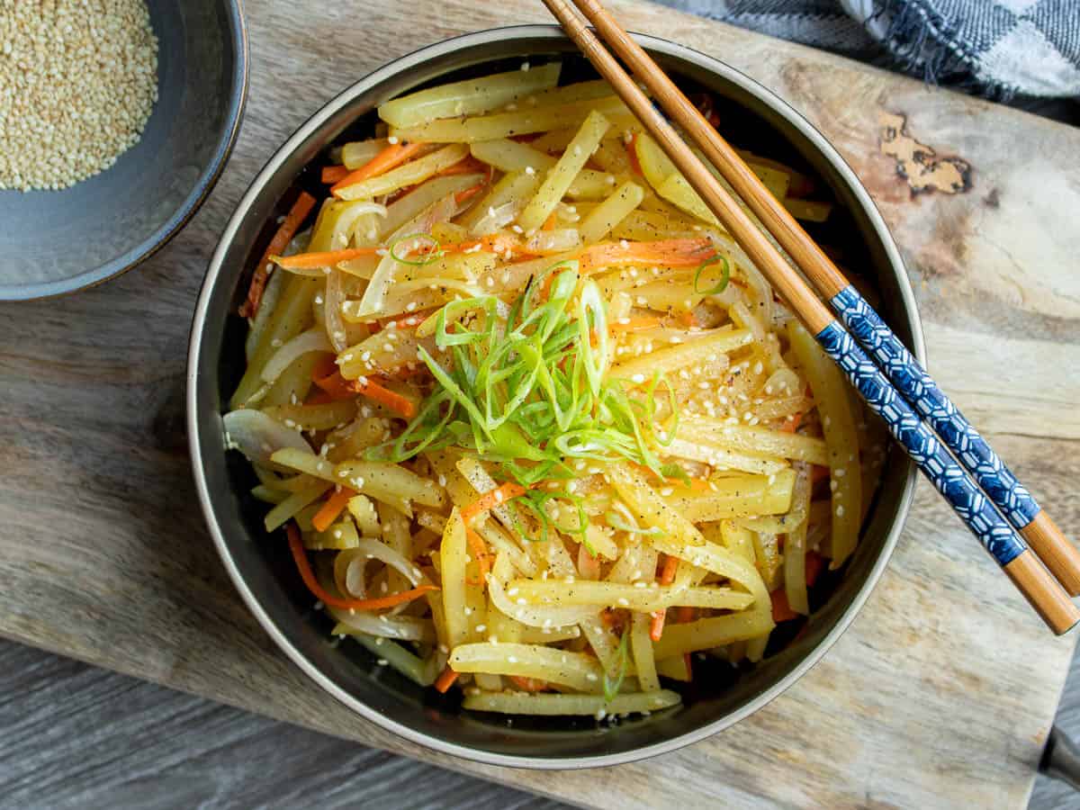 Koreaanse Gebakken Aardappelen (Gamja Bokkeum)